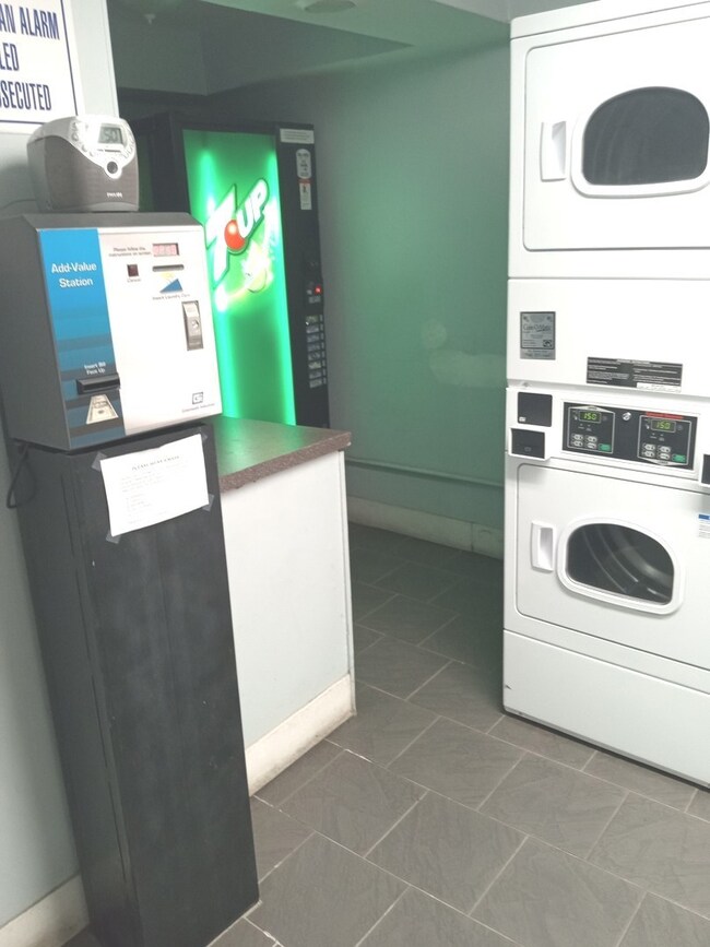 540 W Roscoe St unit 581, Chicago, IL 60657 - photo 5