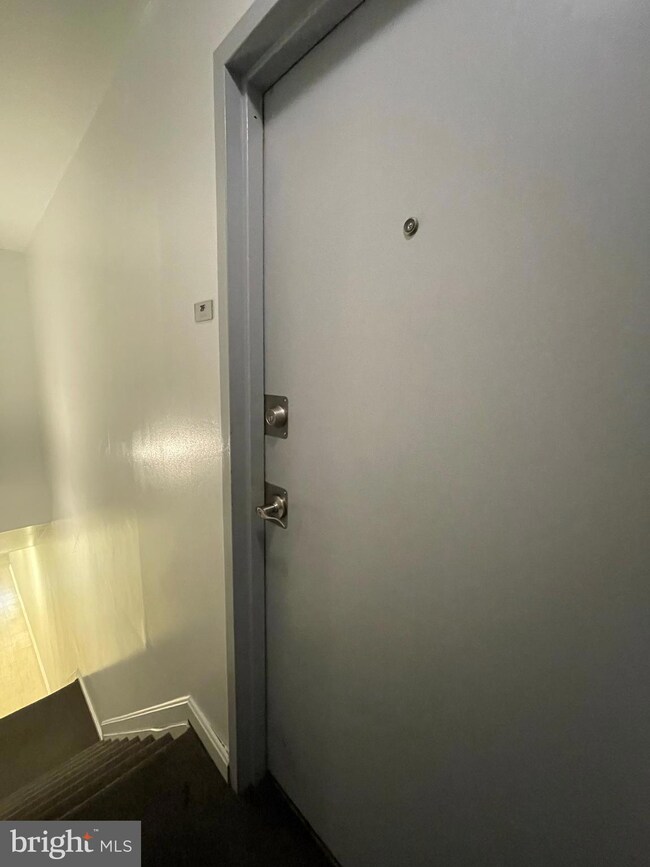 520 W Franklin St unit 2F, Baltimore, MD 21201 - photo 3