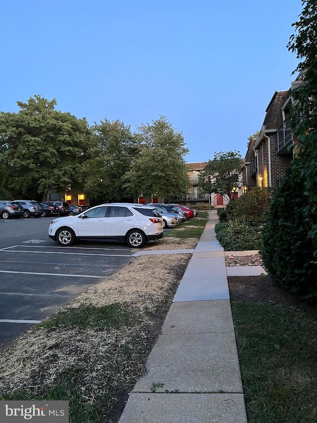 374B Saybrook Ln unit B, Wallingford, PA 19086 - photo 2