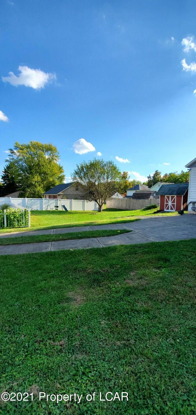 338 Holden St, Wyoming, PA 18644 - photo 6