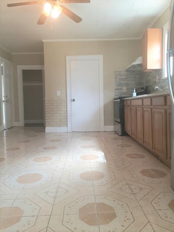 68 Essex St unit 1, Lynn, MA 01902 - photo 6