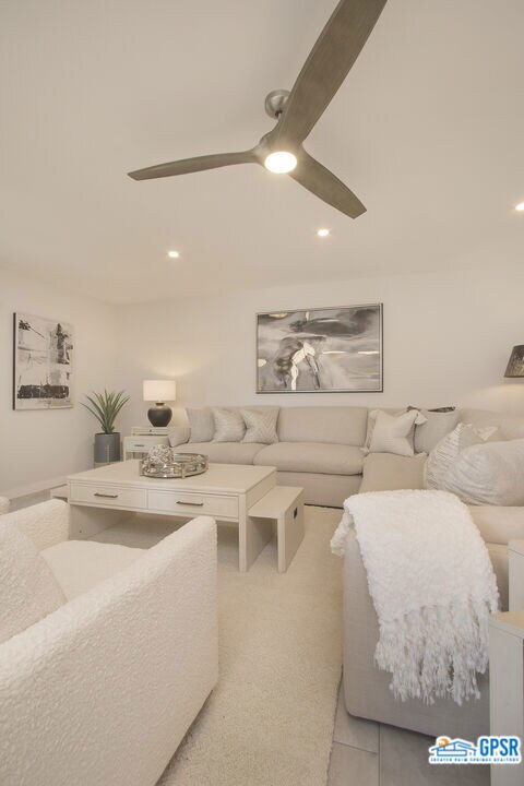 Family Room/Ceiling Fan