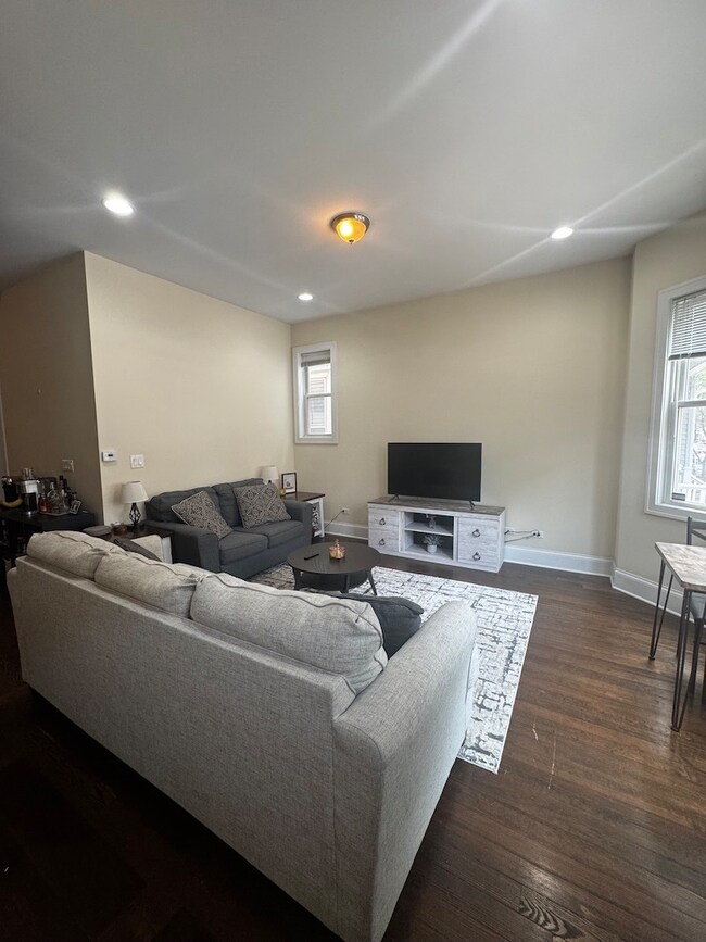 2619 N Southport Ave unit 1F, Chicago, IL 60614 - photo 4