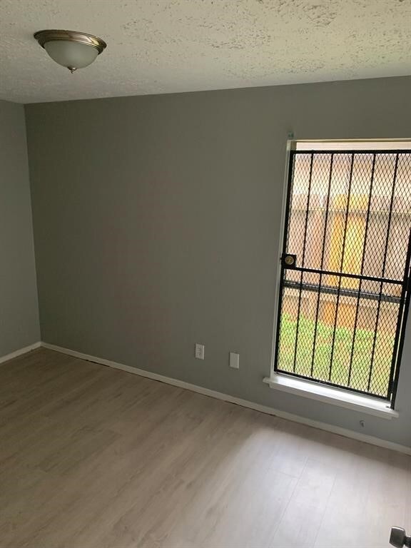 10040 Sharpton Dr, Houston, TX 77038 - photo 5