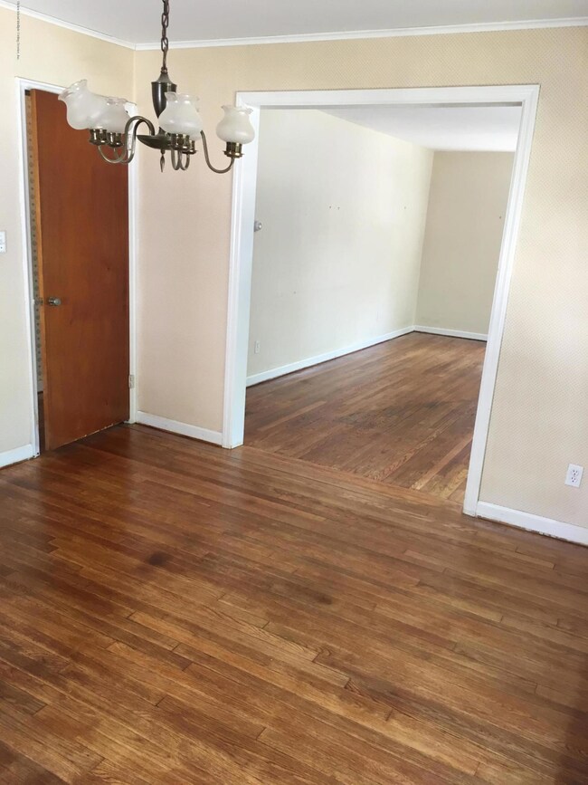 202 Kemball Ave, Staten Island, NY 10314 - photo 5