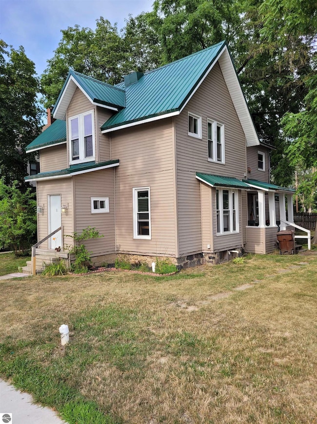 426 N State St, Alma, MI 48801 - photo 2