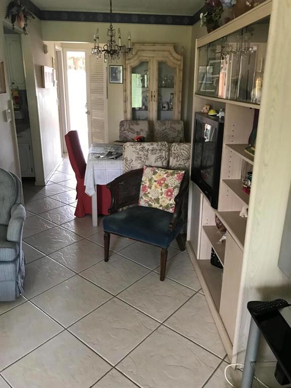 67 Coventry C, West Palm Beach, FL 33417 - photo 4