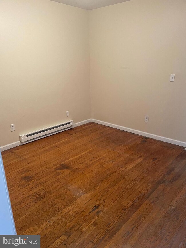 703 S Washington St unit 3, Berkeley Springs, WV 25411 - photo 6