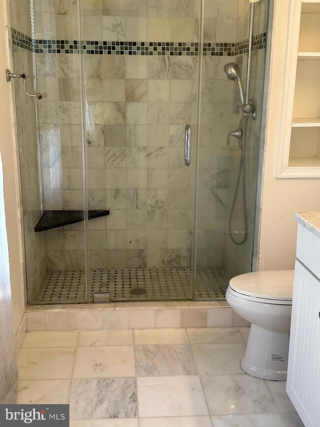 12233 Fairfield House Dr unit 208B, Fairfax, VA 22033 - photo 7