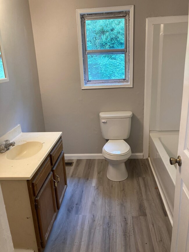 3001 Henderson Ave NW, Cleveland, TN 37312 - photo 5