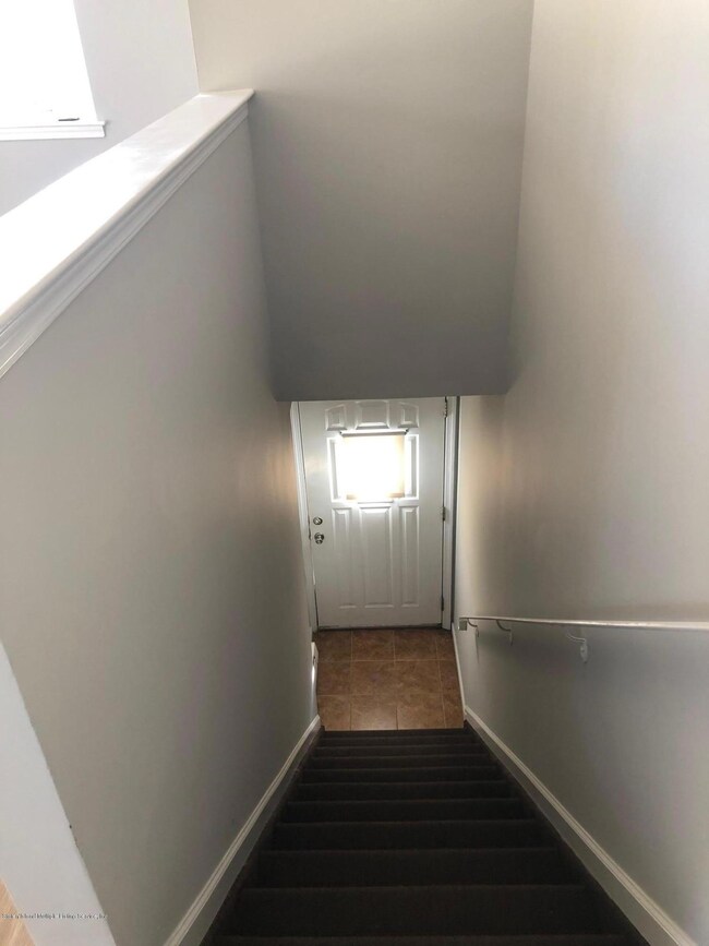 71 Railroad Ave, Staten Island, NY 10305 - photo 4