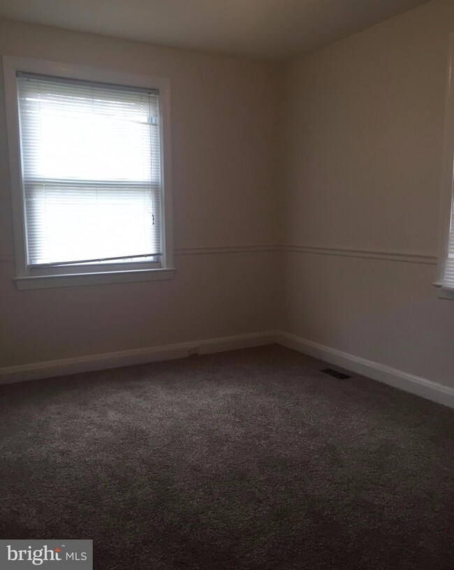 1320 Dartmouth Ave, Parkville, MD 21234 - photo 5