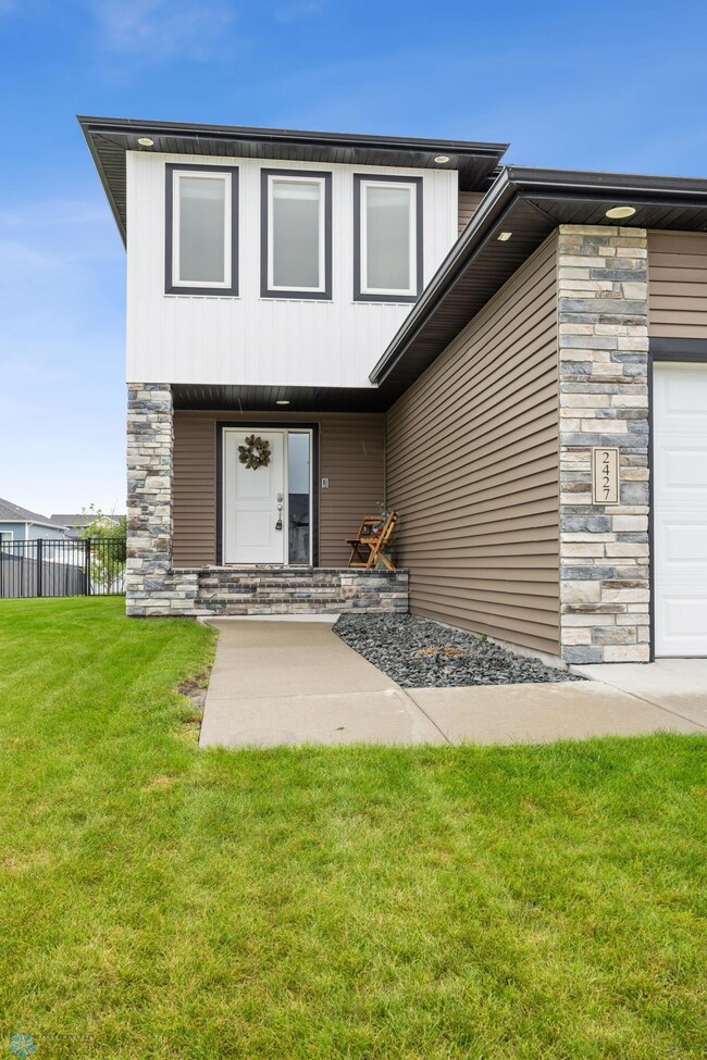 2427 Harbor Ln, West Fargo, ND 58078 - photo 7