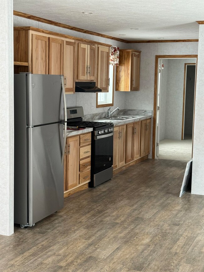 32 Gateway Dr, Hinsdale, NH 03451 - photo 2