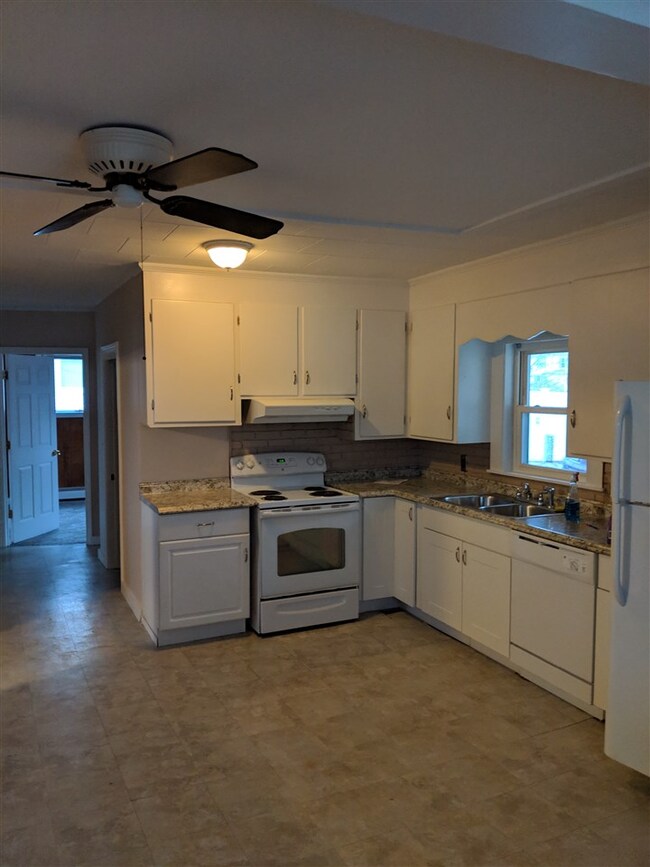 28 Myrtle St, Somersworth, NH 03878 - photo 6