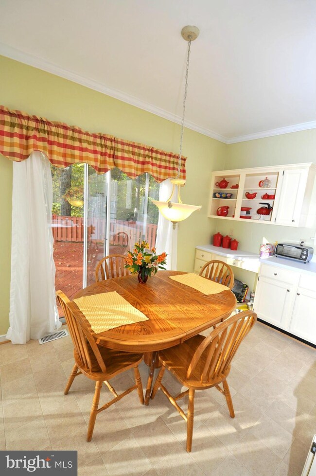 7228 Middleton Dr, Fredericksburg, VA 22407 - photo 4