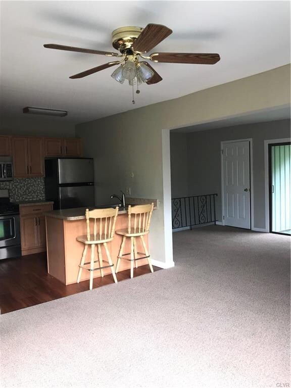 1547 Creekside Rd unit B43, Whitehall, PA 18052 - photo 4