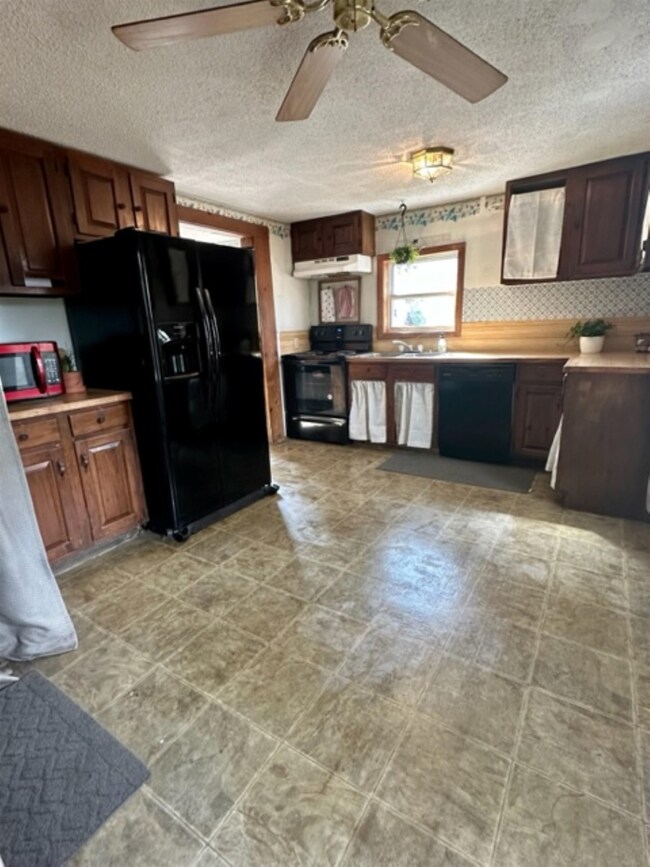 612 Whitefield Rd, Dalton, NH 03598 - photo 5