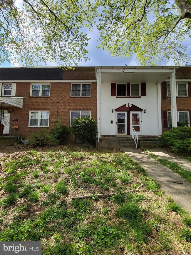 208 Sycamore Rd, Reading, PA 19611 - photo 2