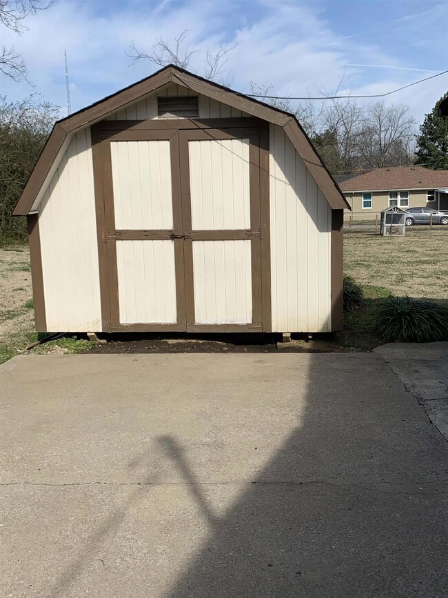 1411 Cypress St, Shelbyville, TN 37160 - photo 5