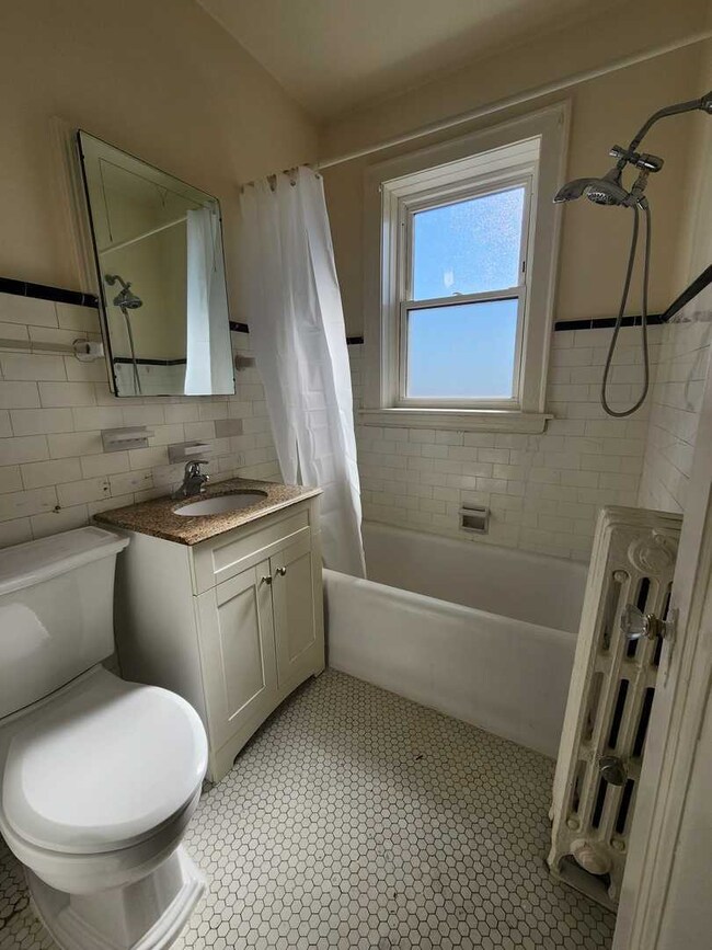 2722 W Glenlake Ave unit 3, Chicago, IL 60659 - photo 4