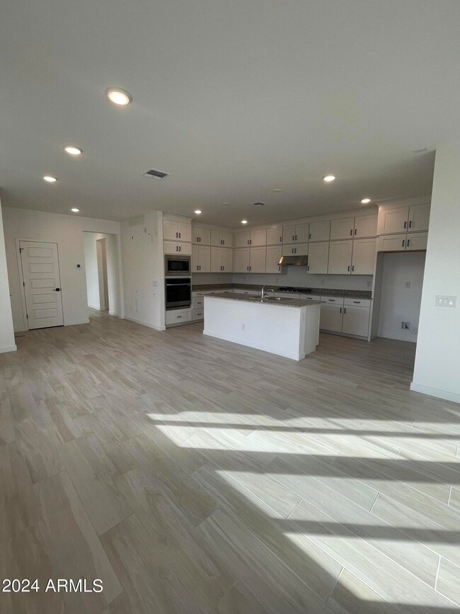 GP 87 - Kitchen & Great Room