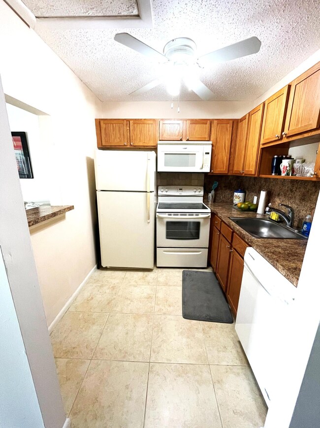 31 Dorset A unit A, Boca Raton, FL 33434 - photo 4