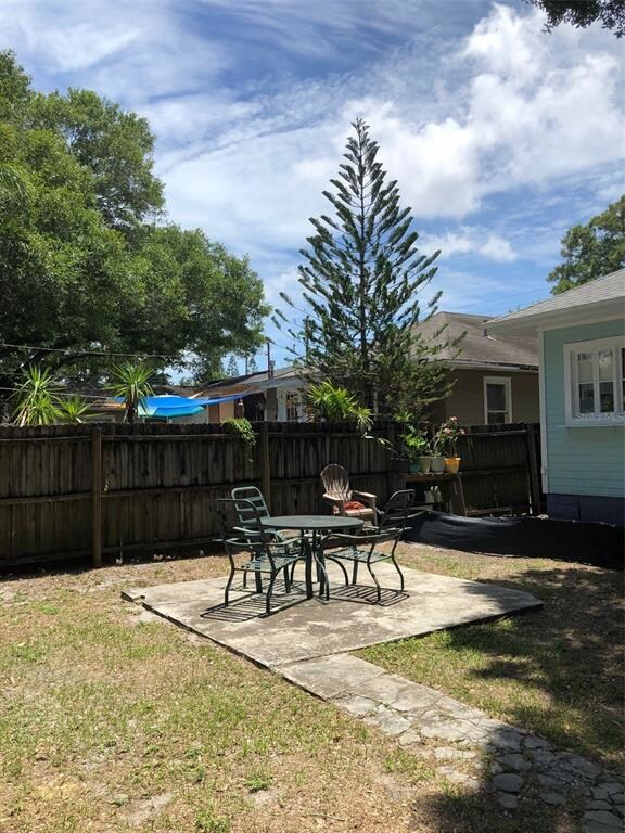 Carriage House Court Yard