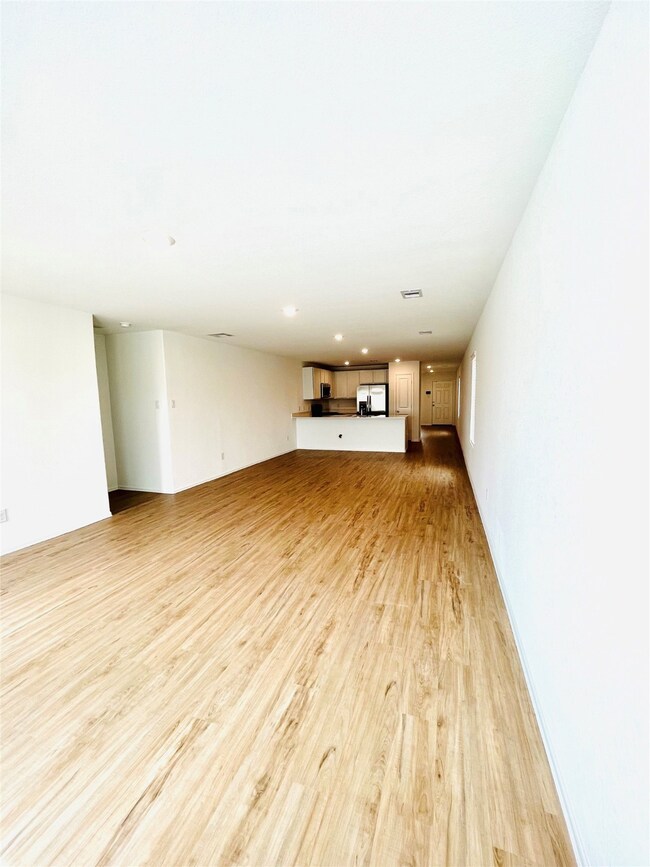 4118 Holland View Ln, Baytown, TX 77521 - photo 5