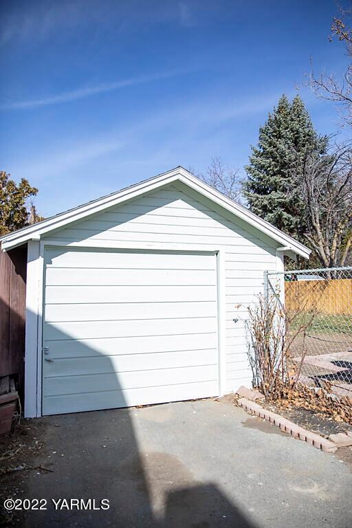 Single Car Garage