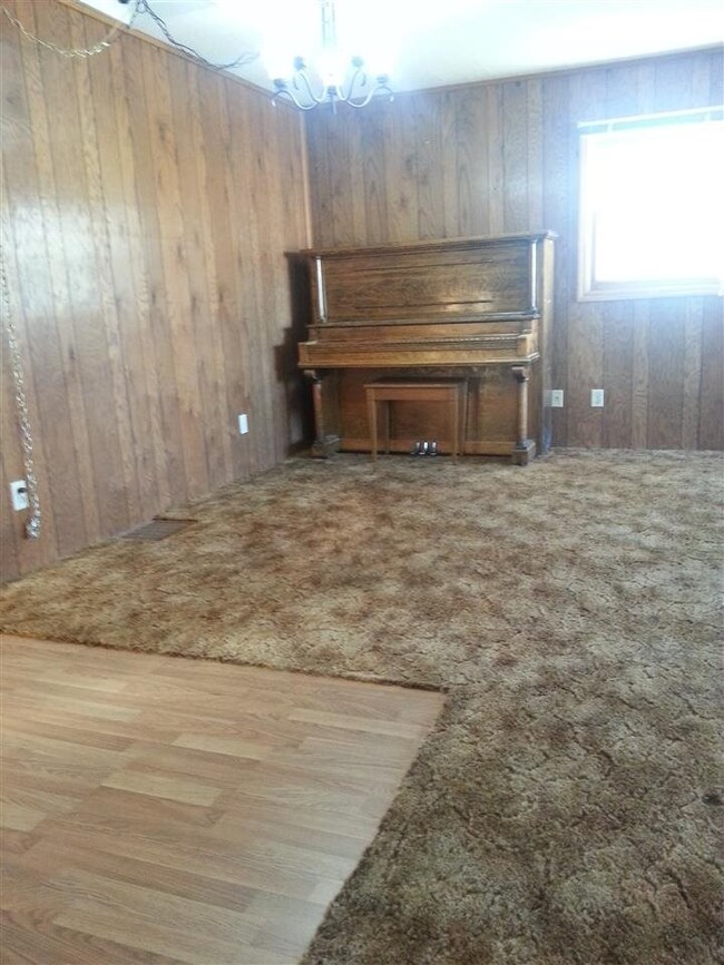 1004 5th St, Stapleton, NE 69163 - photo 4