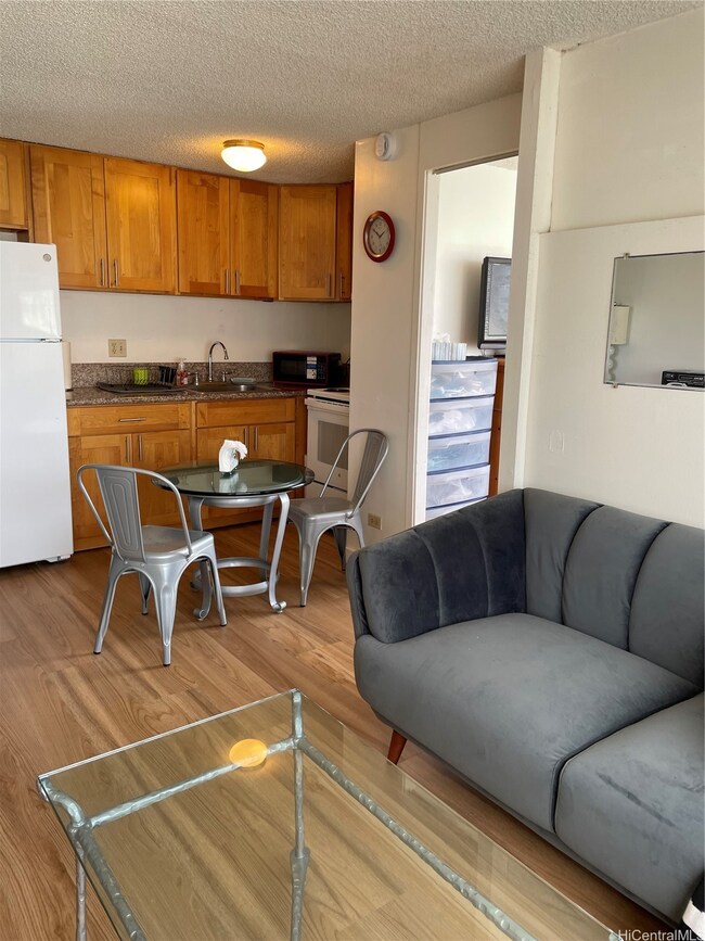 Five Regents unit 1305, Honolulu, HI 96818 - photo 2