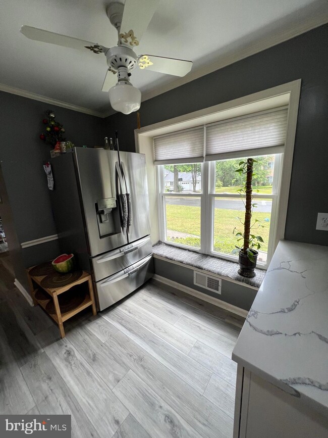 11032 Rutledge Dr, North Potomac, MD 20878 - photo 5