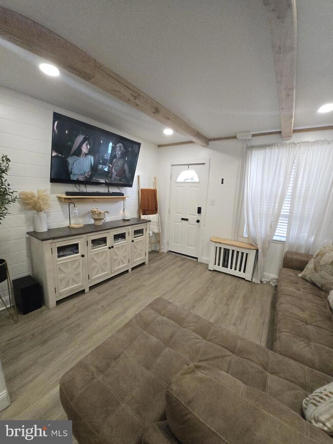 1652 N 10th St, Reading, PA 19604 - photo 3