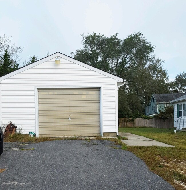 151 Thomas Ave, West Creek, NJ 08092 - photo 3