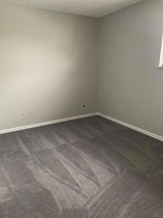 4724 Dechant Rd, Columbus, OH 43229 - photo 7