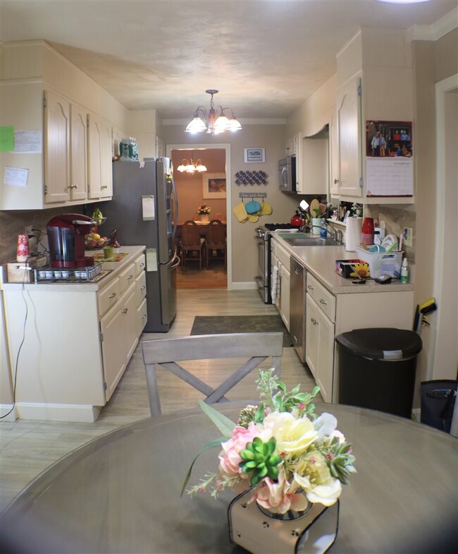 32 Dublin Ave, Nashua, NH 03063 - photo 2