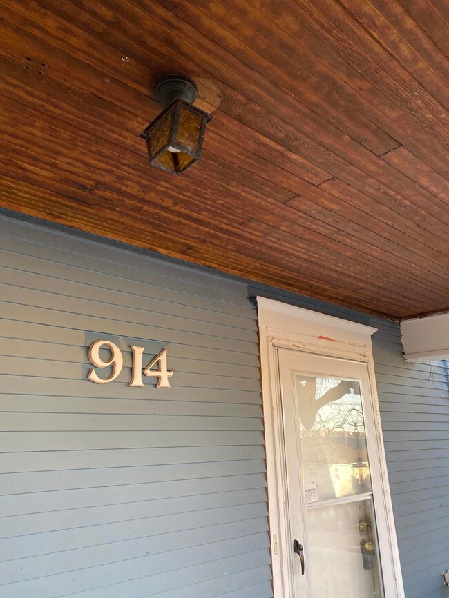 3_covered_front_porch