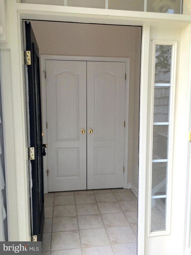 13837 Gullane Dr unit 84, Woodbridge, VA 22191 - photo 4