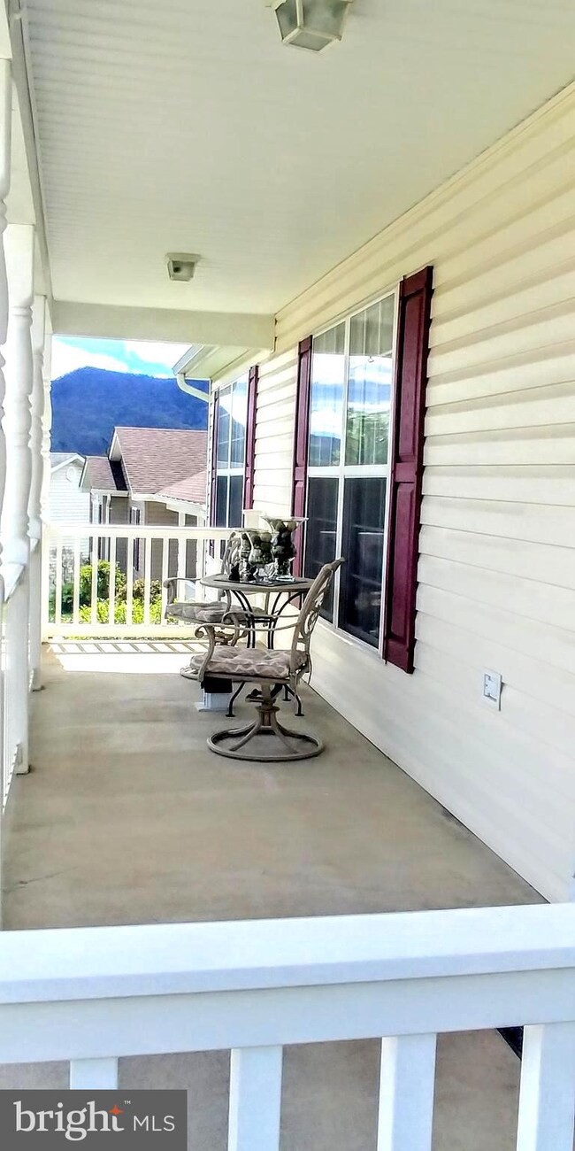 92 Jenny Ct, Strasburg, VA 22657 - photo 2