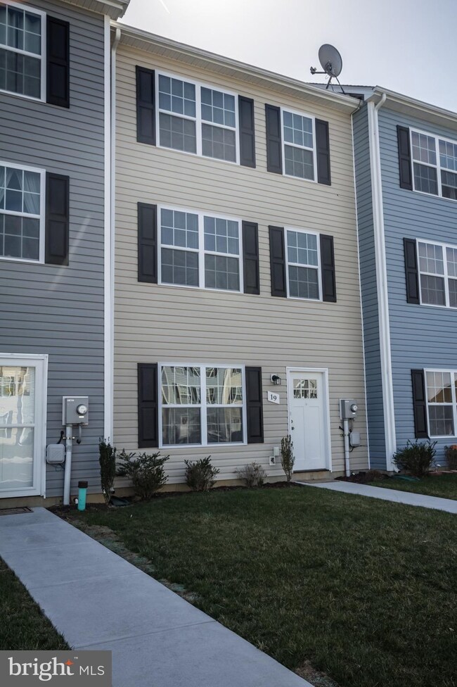 19 Baltic Ct, Inwood, WV 25428 - photo 2