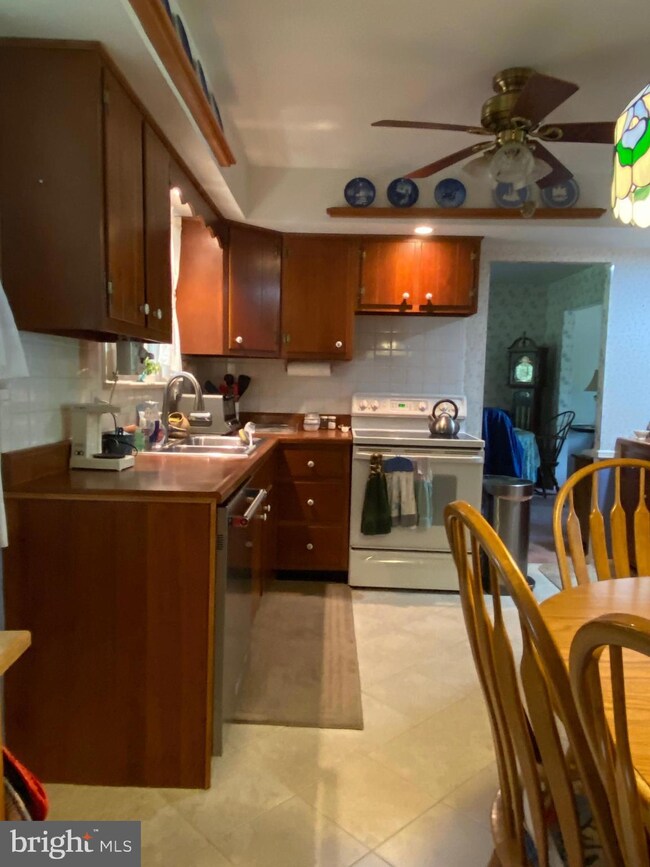 548 Hillside Dr, Lansdale, PA 19446 - photo 7