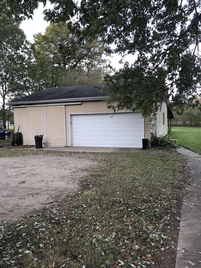 LEET garage