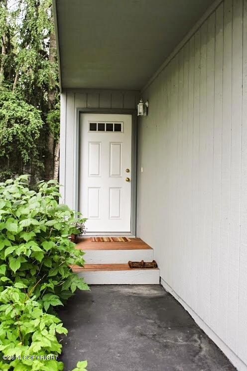 5741 Sapphire Loop unit 34A, Anchorage, AK 99504 - photo 2