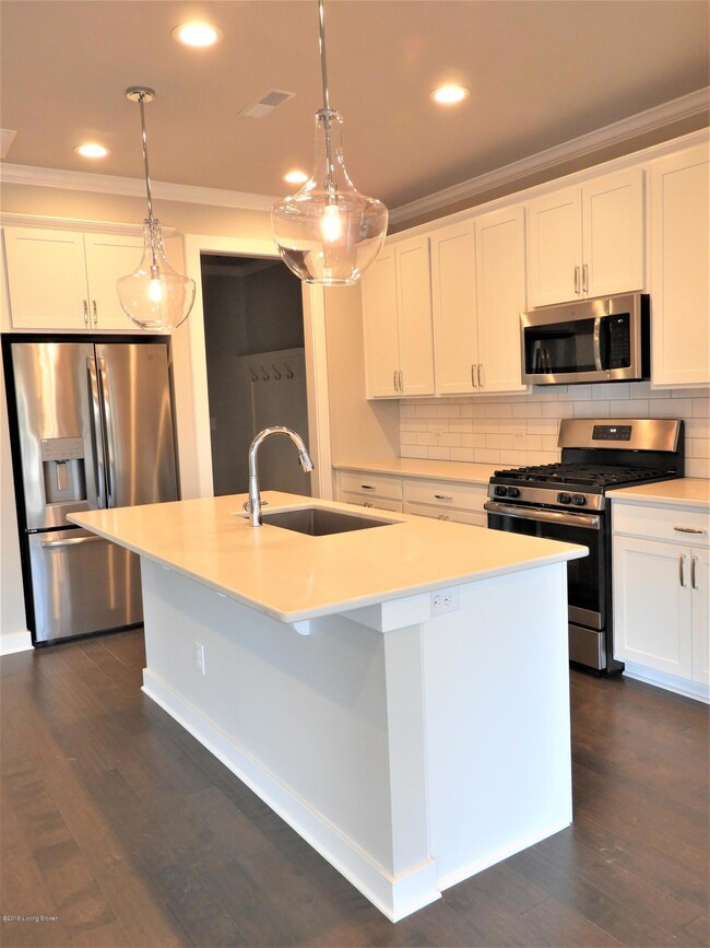 8619 Beaumont Cove Ct, Louisville, KY 40291 - photo 3