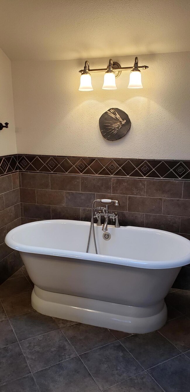 Master Tub
