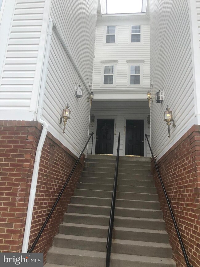 13528 Davinci Ln unit 56, Herndon, VA 20171 - photo 2