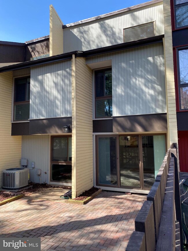 11142 Saffold Way, Reston, VA 20190 - photo 7