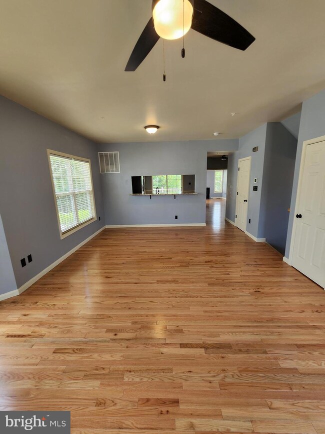 10339 Lantern Ln, Hagerstown, MD 21740 - photo 4