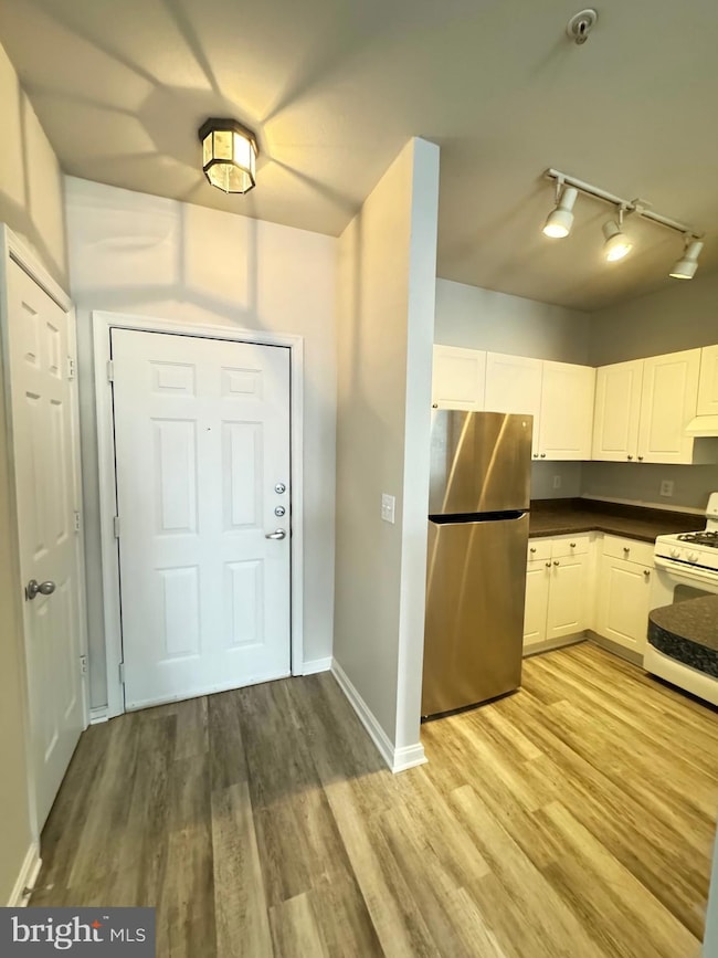 11350 Aristotle Dr unit 7-203, Fairfax, VA 22030 - photo 5